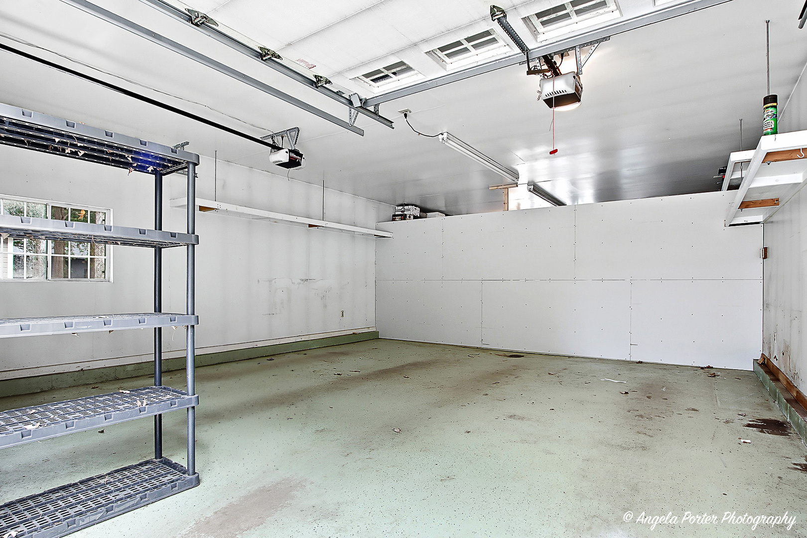 22806 W Loon Lake Boulevard, Antioch, IL 60002