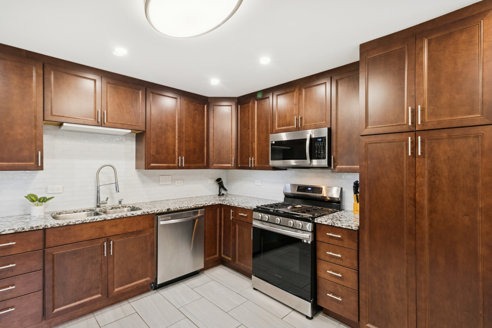 3100 Swallow Lane, Rolling Meadows, IL 60008