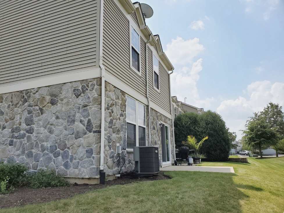 15226 Pinewood Road, Lockport, IL 60441