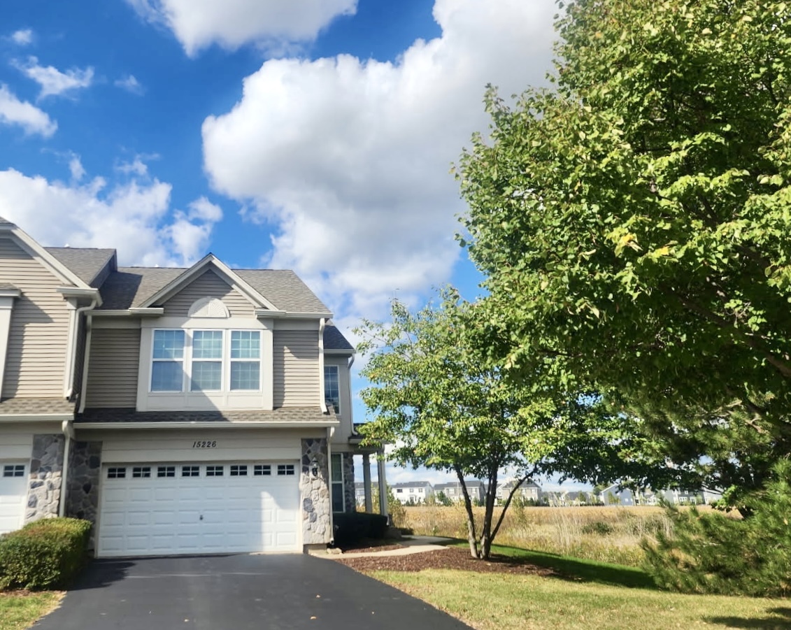 15226 Pinewood Road, Lockport, IL 60441