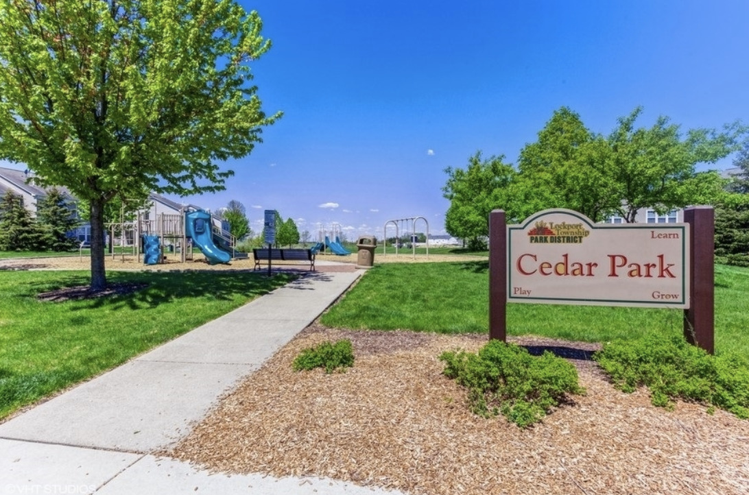 15226 Pinewood Road, Lockport, IL 60441