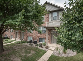 1457 Blackhawk Court #1, Wood Dale, IL 60191