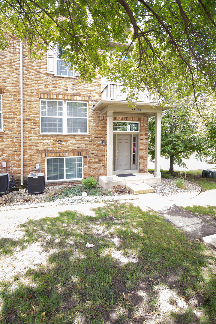 1457 Blackhawk Court #1, Wood Dale, IL 60191