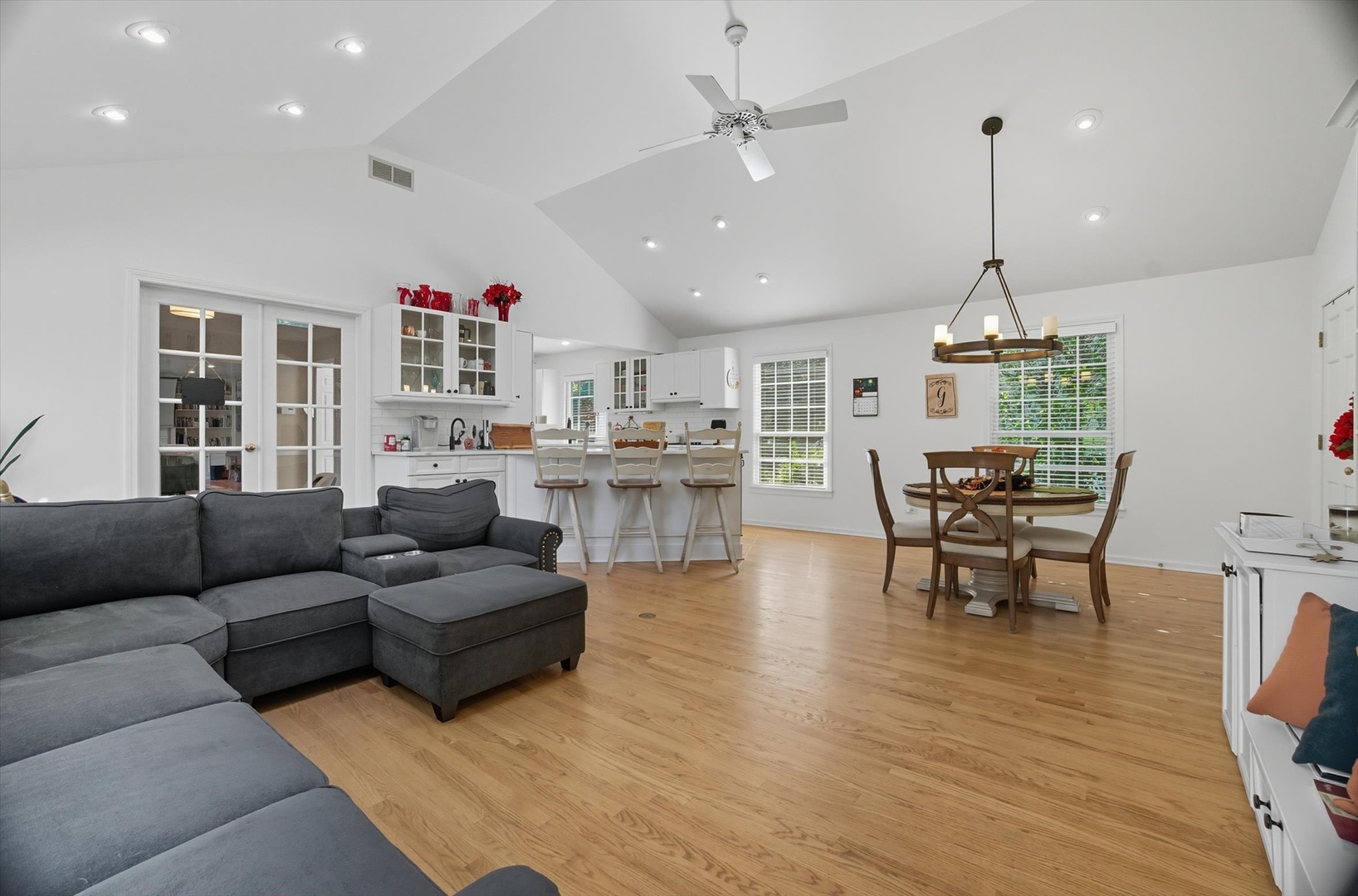 2647 1st Private Road, Flossmoor, IL 60422