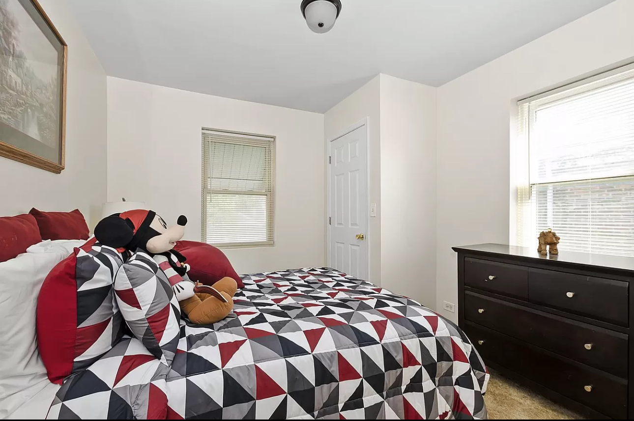 8816 S Constance Avenue, Chicago, IL 60617