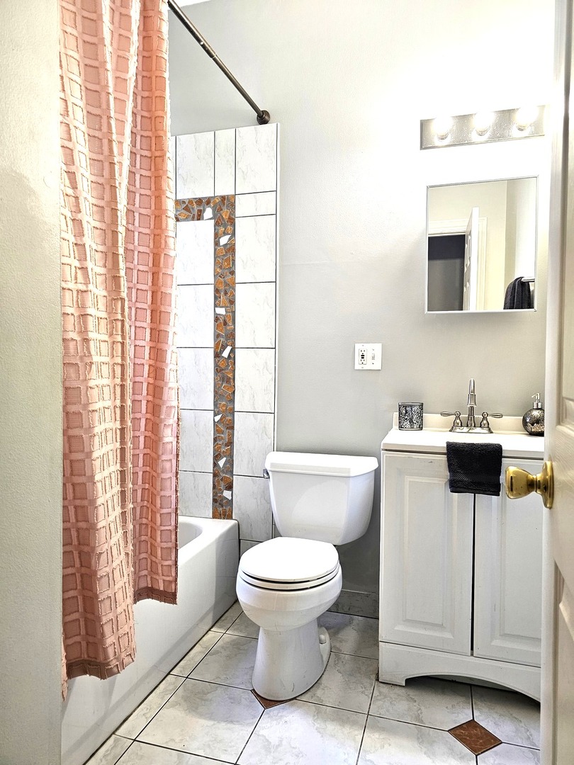 1520 E Marquette Road #2B, Chicago, IL 60637