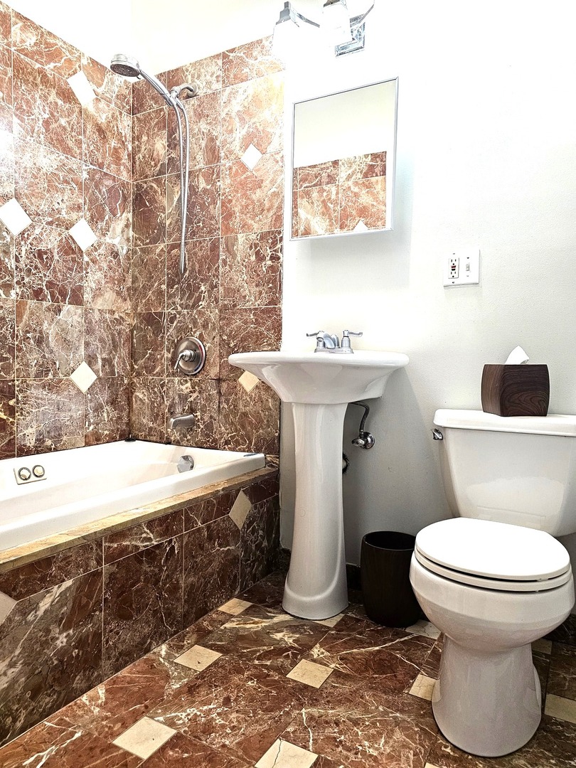 1520 E Marquette Road #2B, Chicago, IL 60637