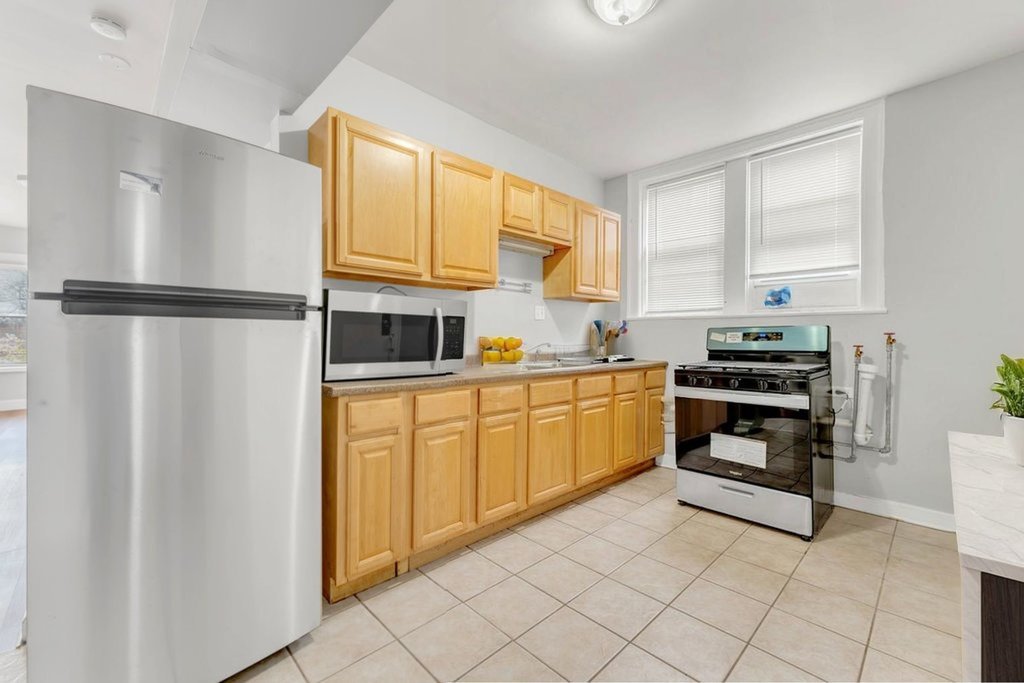8012 S Essex Avenue #3S, Chicago, IL 60617