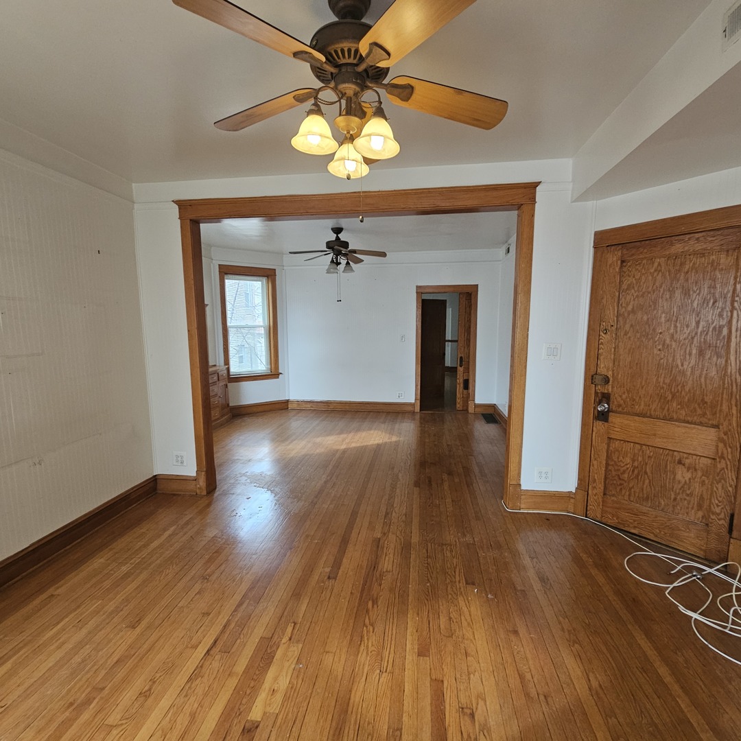 3054 N Kedzie Avenue #1F, Chicago, IL 60618