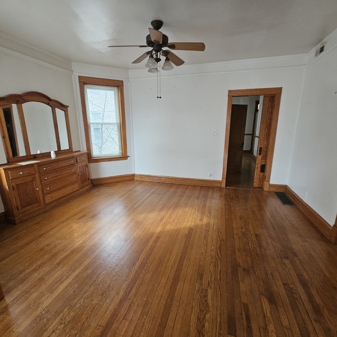 3054 N Kedzie Avenue #1F, Chicago, IL 60618