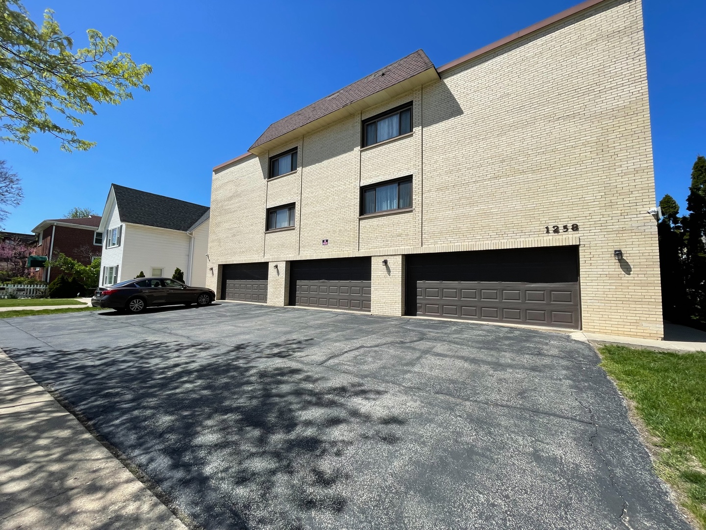 1258 Brown Street #302, Des Plaines, IL 60016
