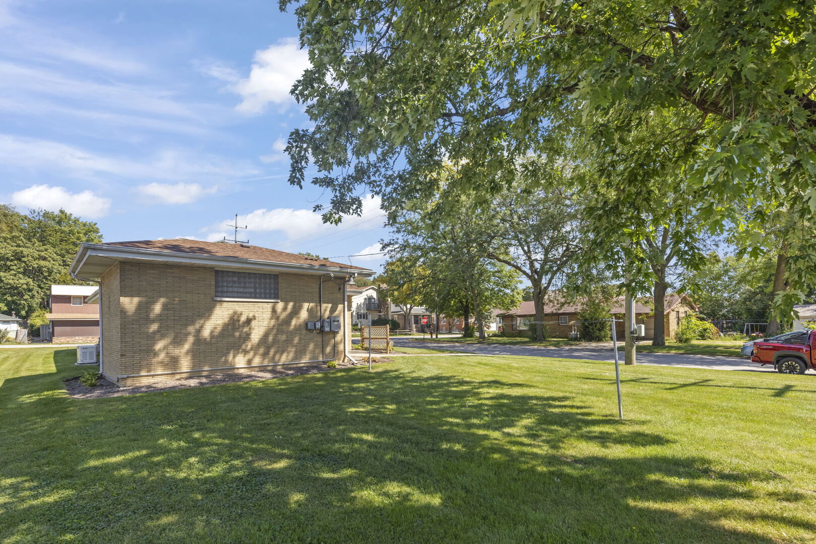 900 Meadow Avenue, Rockdale, IL 60436