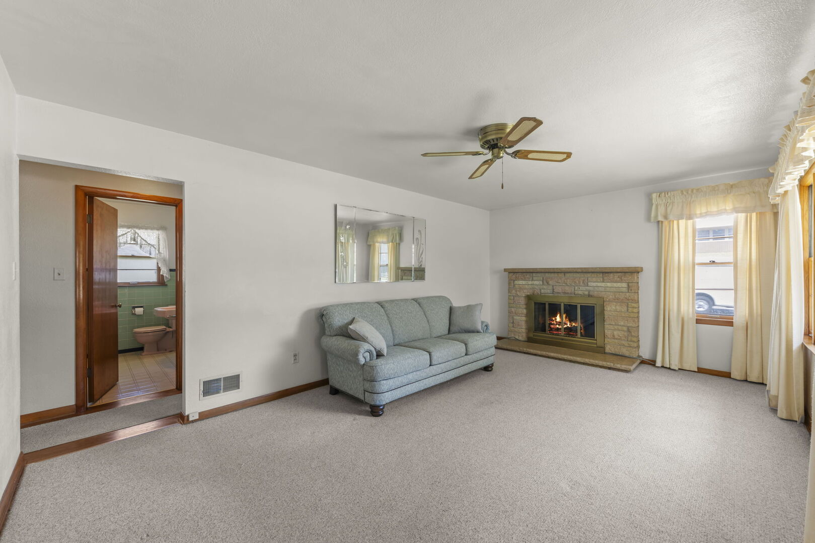 900 Meadow Avenue, Rockdale, IL 60436