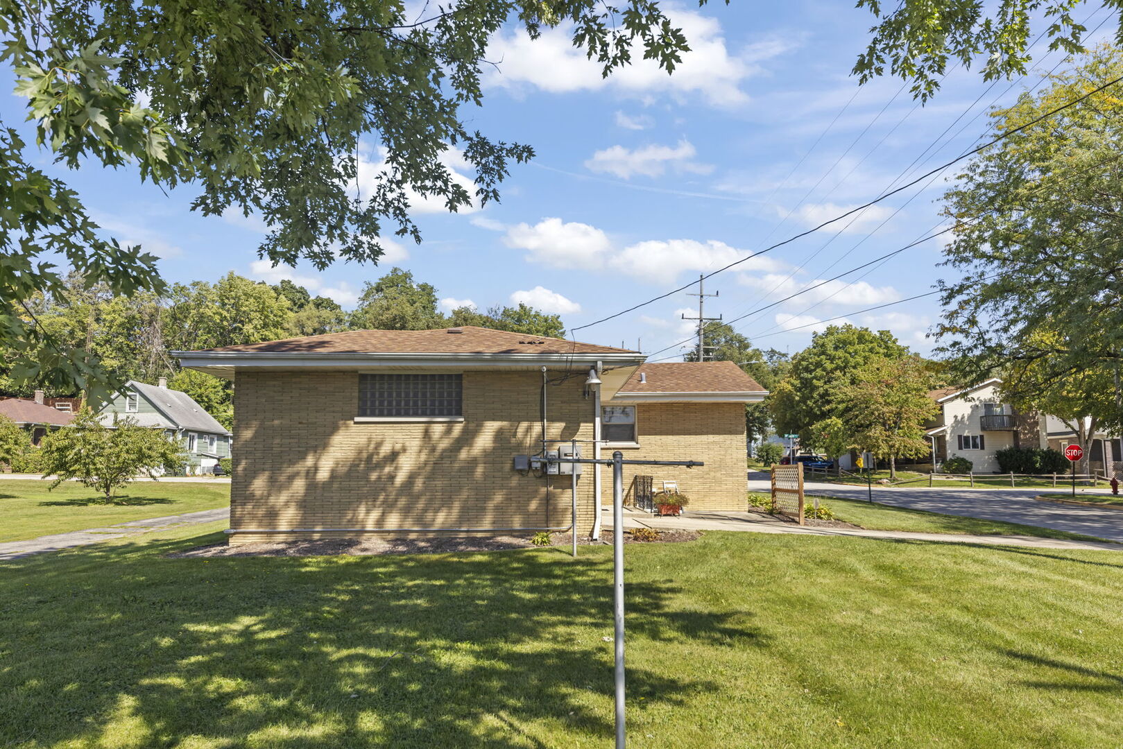 900 Meadow Avenue, Rockdale, IL 60436