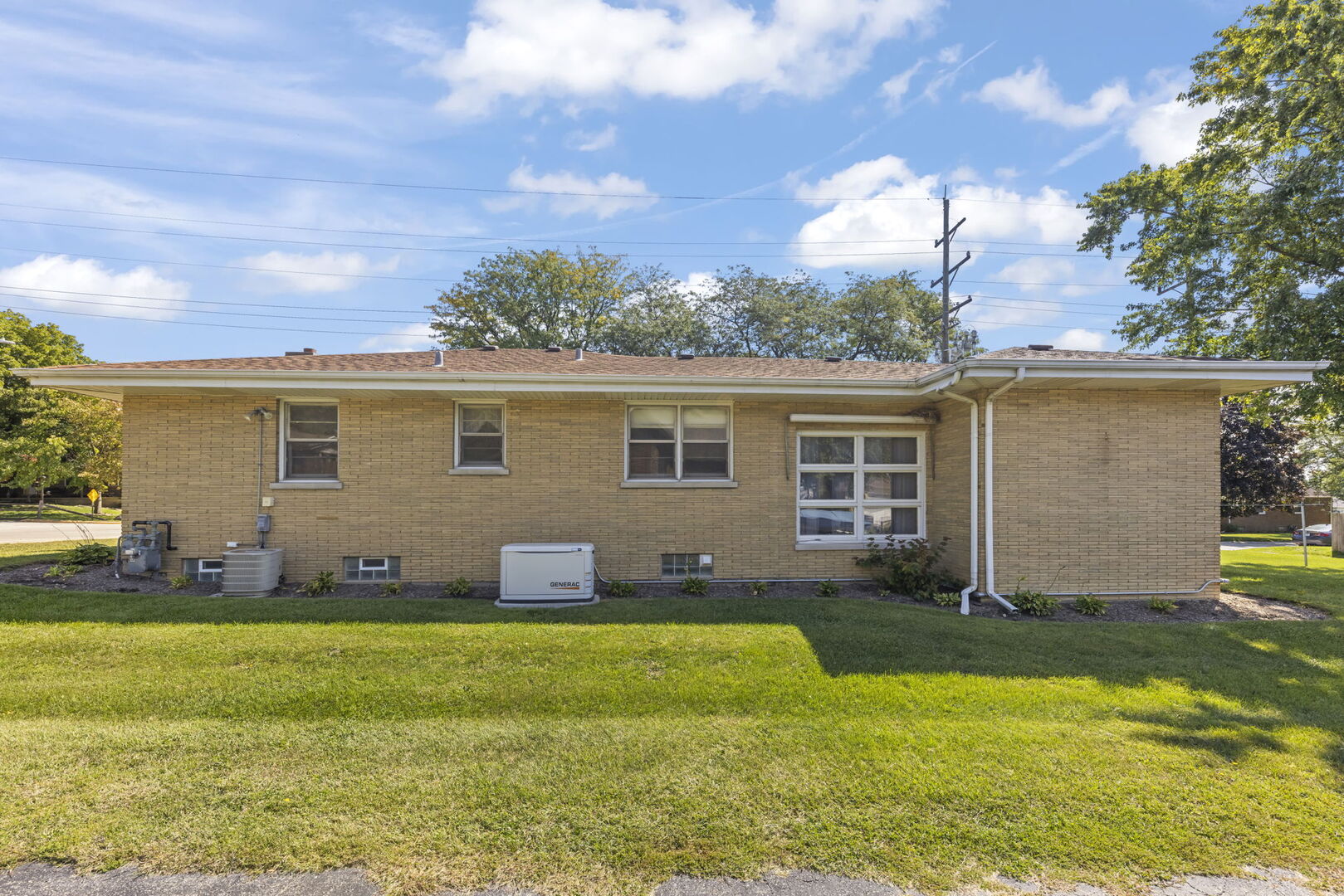 900 Meadow Avenue, Rockdale, IL 60436
