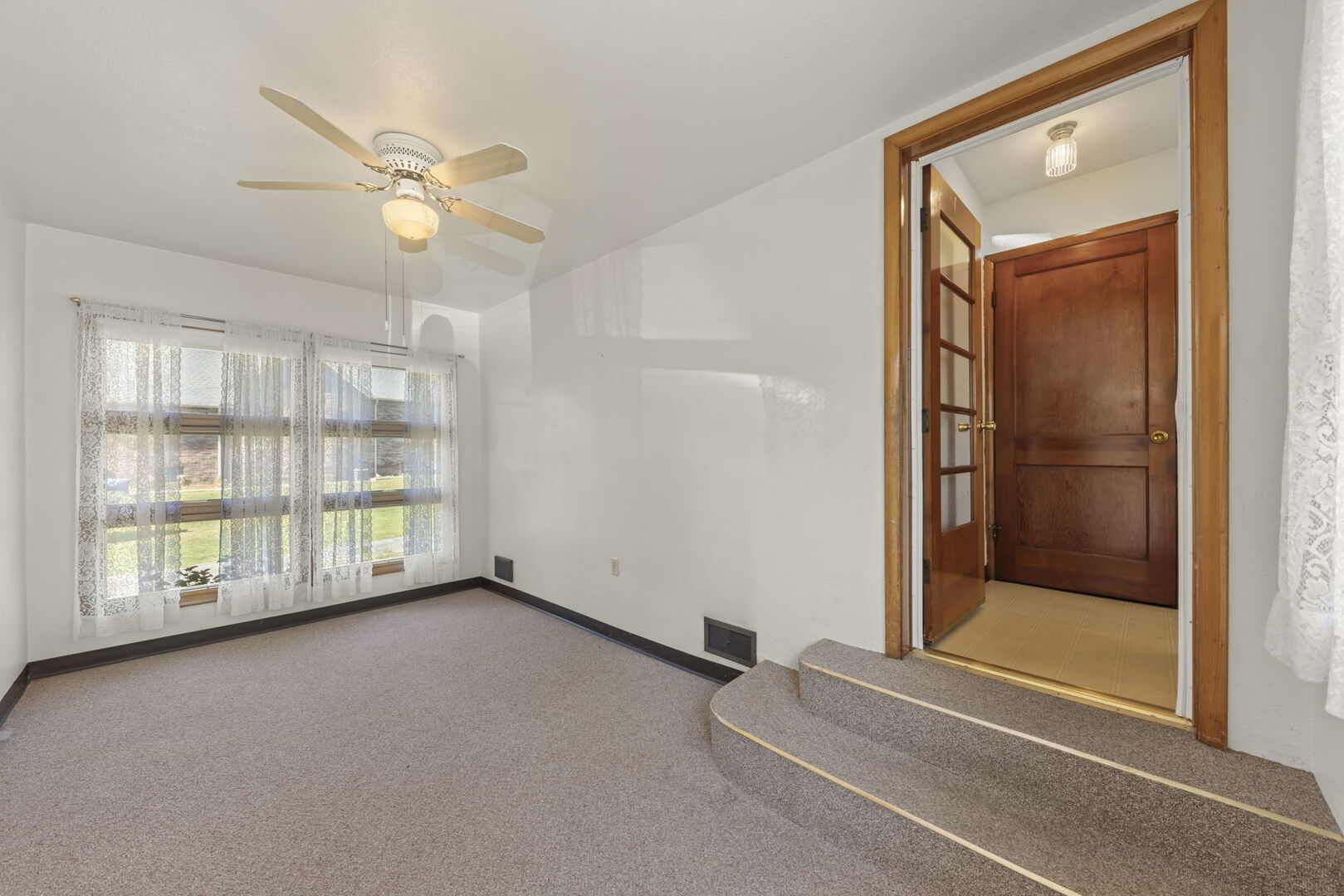 900 Meadow Avenue, Rockdale, IL 60436