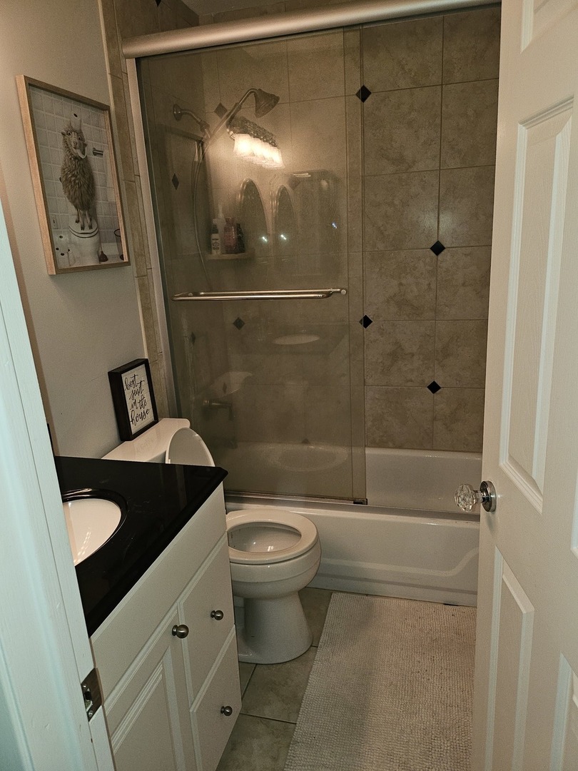 1588 Burr Oak Court #B, Wheaton, IL 60189