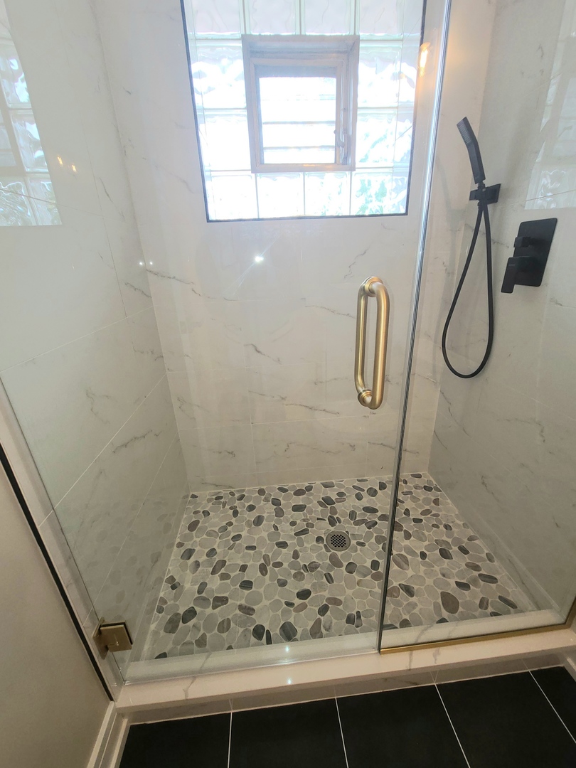 7025 W 84th Street, Burbank, IL 60459