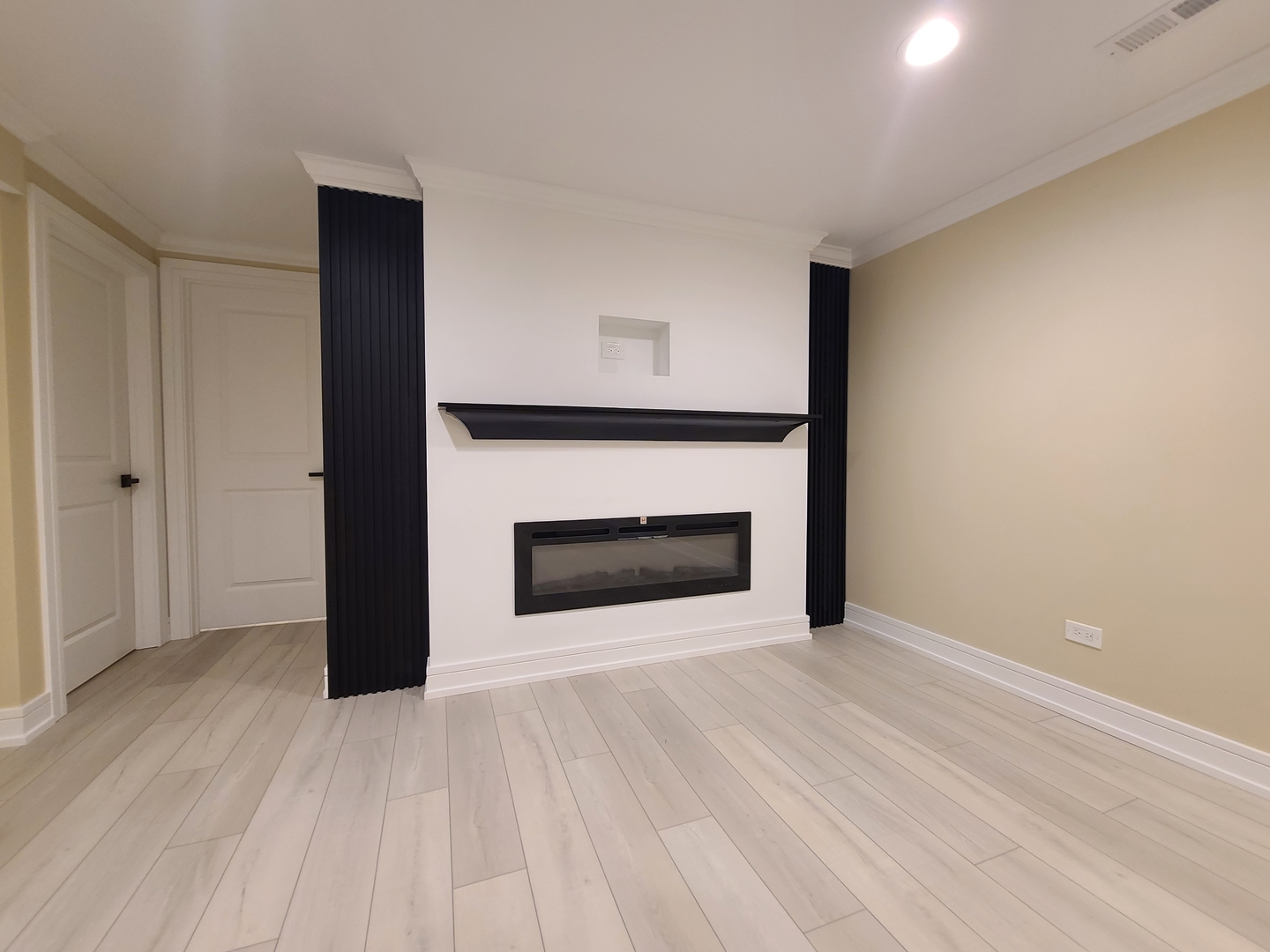 7025 W 84th Street, Burbank, IL 60459