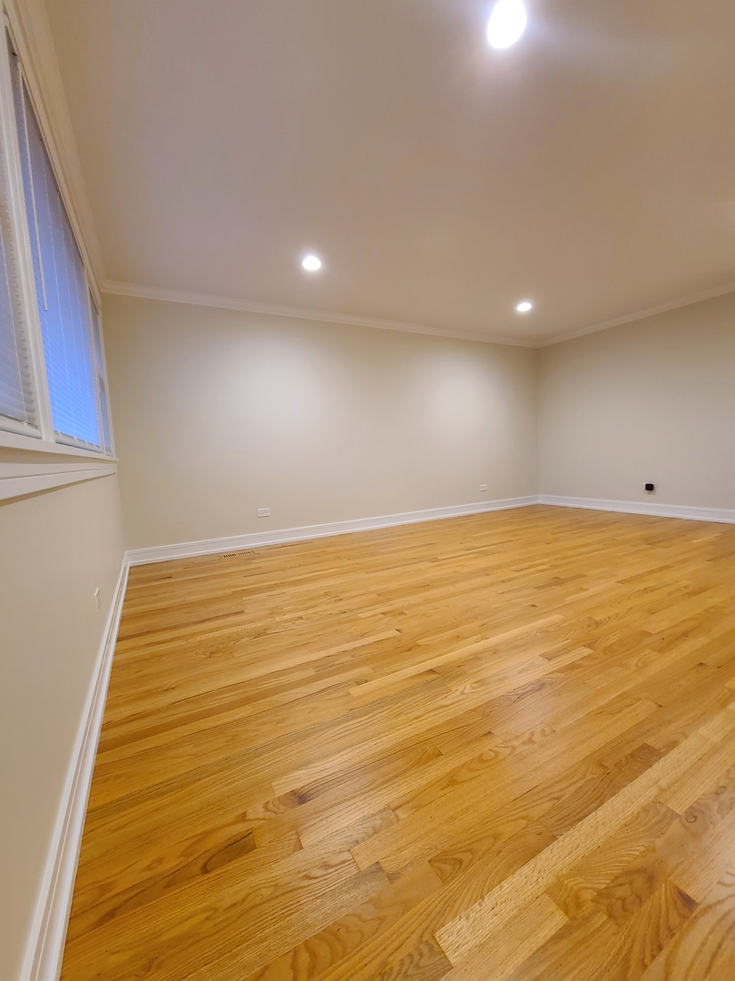 7025 W 84th Street, Burbank, IL 60459