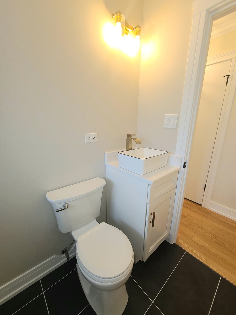 7025 W 84th Street, Burbank, IL 60459