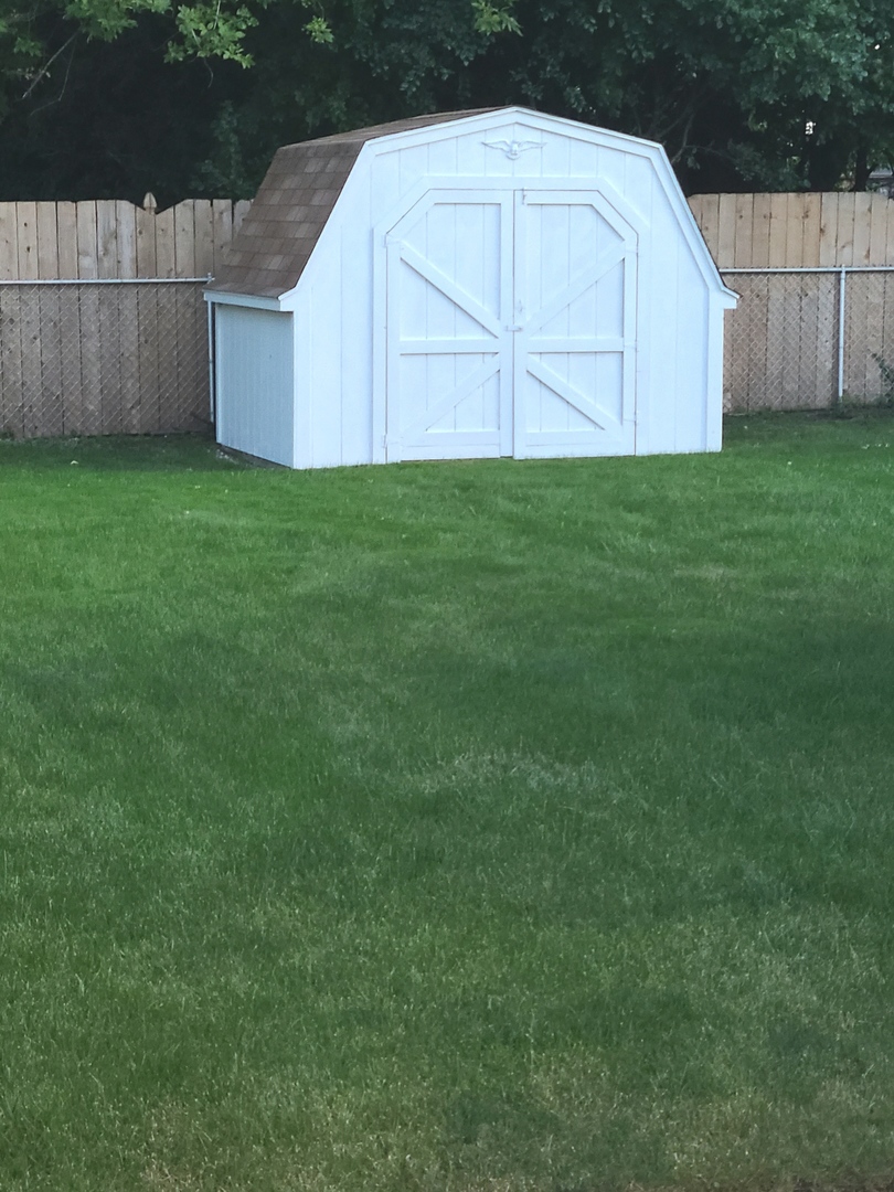 7025 W 84th Street, Burbank, IL 60459