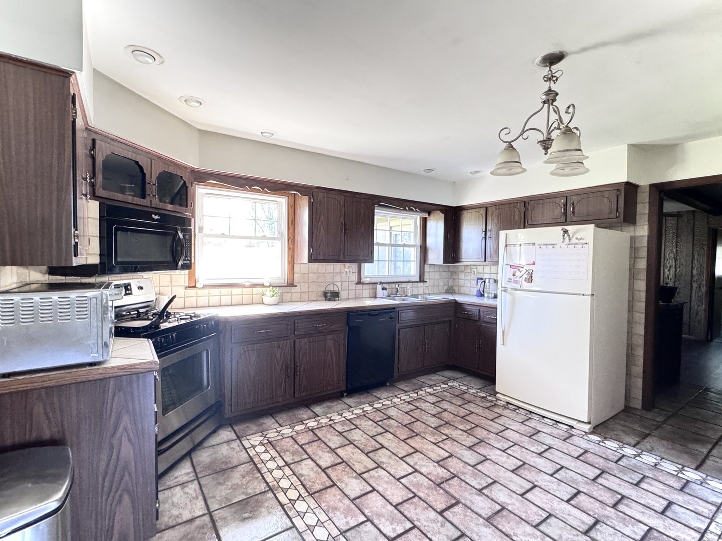 1671 Sheffer Road, Aurora, IL 60505