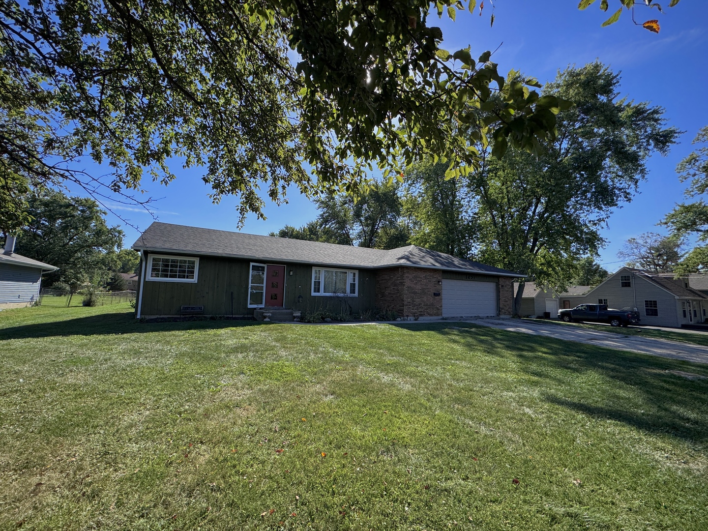 1671 Sheffer Road, Aurora, IL 60505