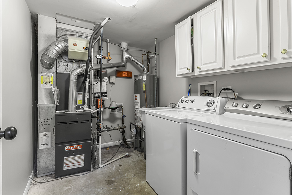 161 Lucerne Court, Wheeling, IL 60090