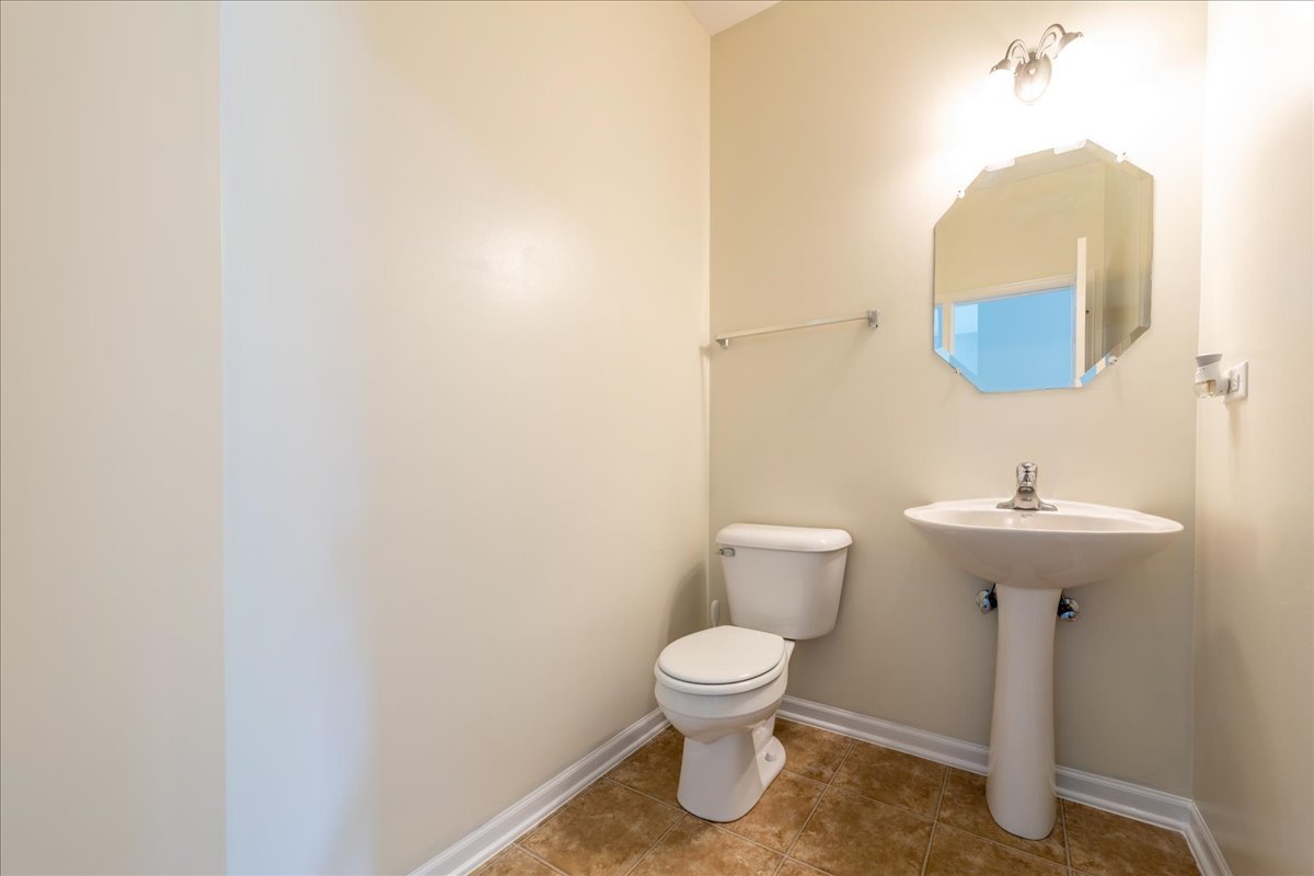 233 Jackson Street, Gilberts, IL 60136