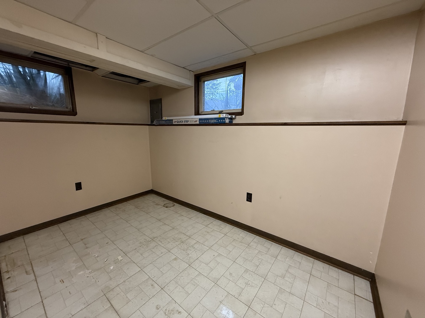517 Grove Avenue, Bensenville, IL 60106
