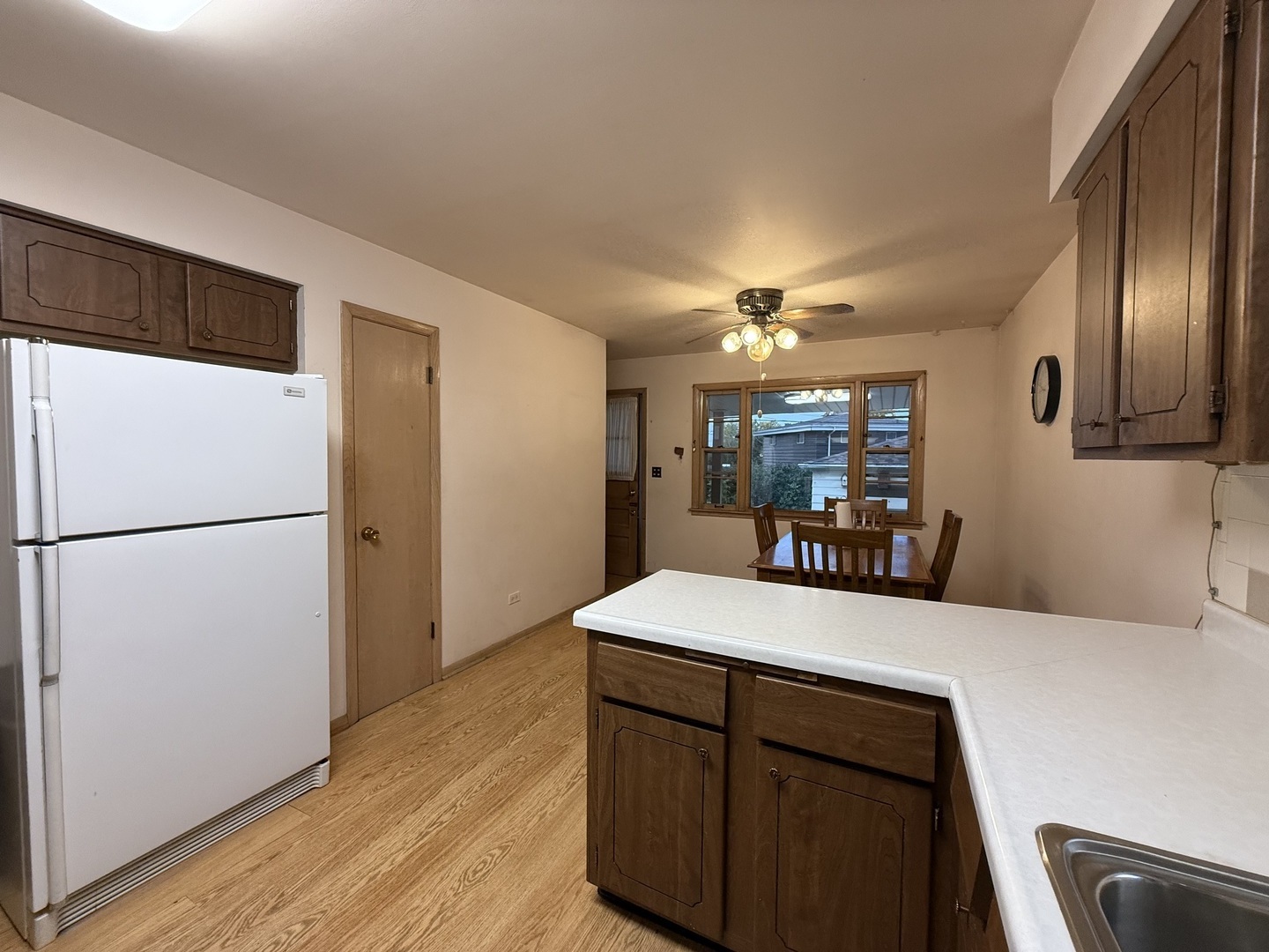 517 Grove Avenue, Bensenville, IL 60106
