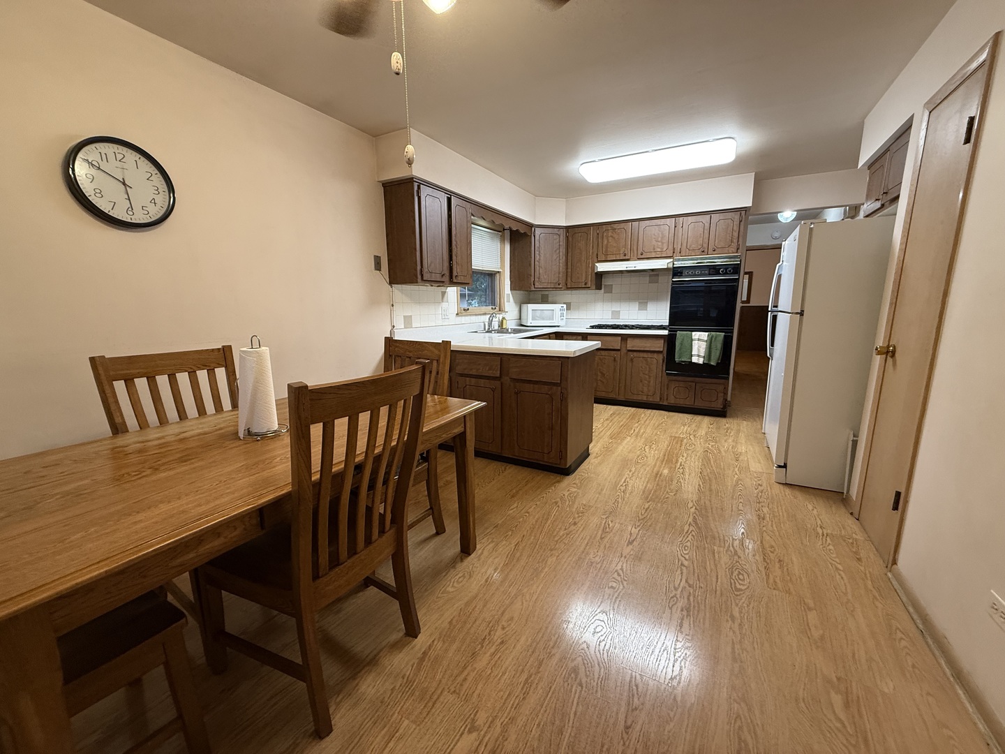 517 Grove Avenue, Bensenville, IL 60106