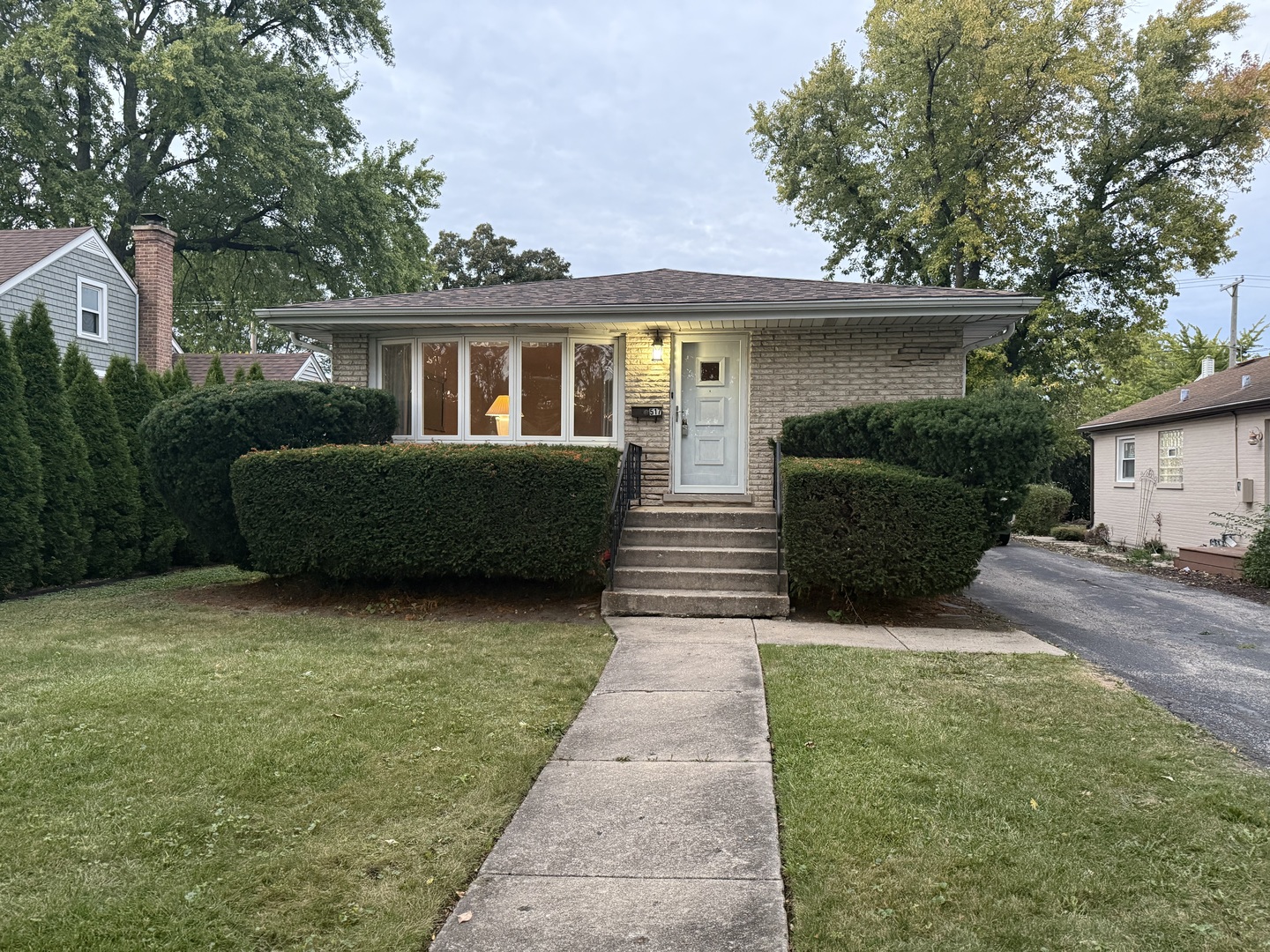 517 Grove Avenue, Bensenville, IL 60106