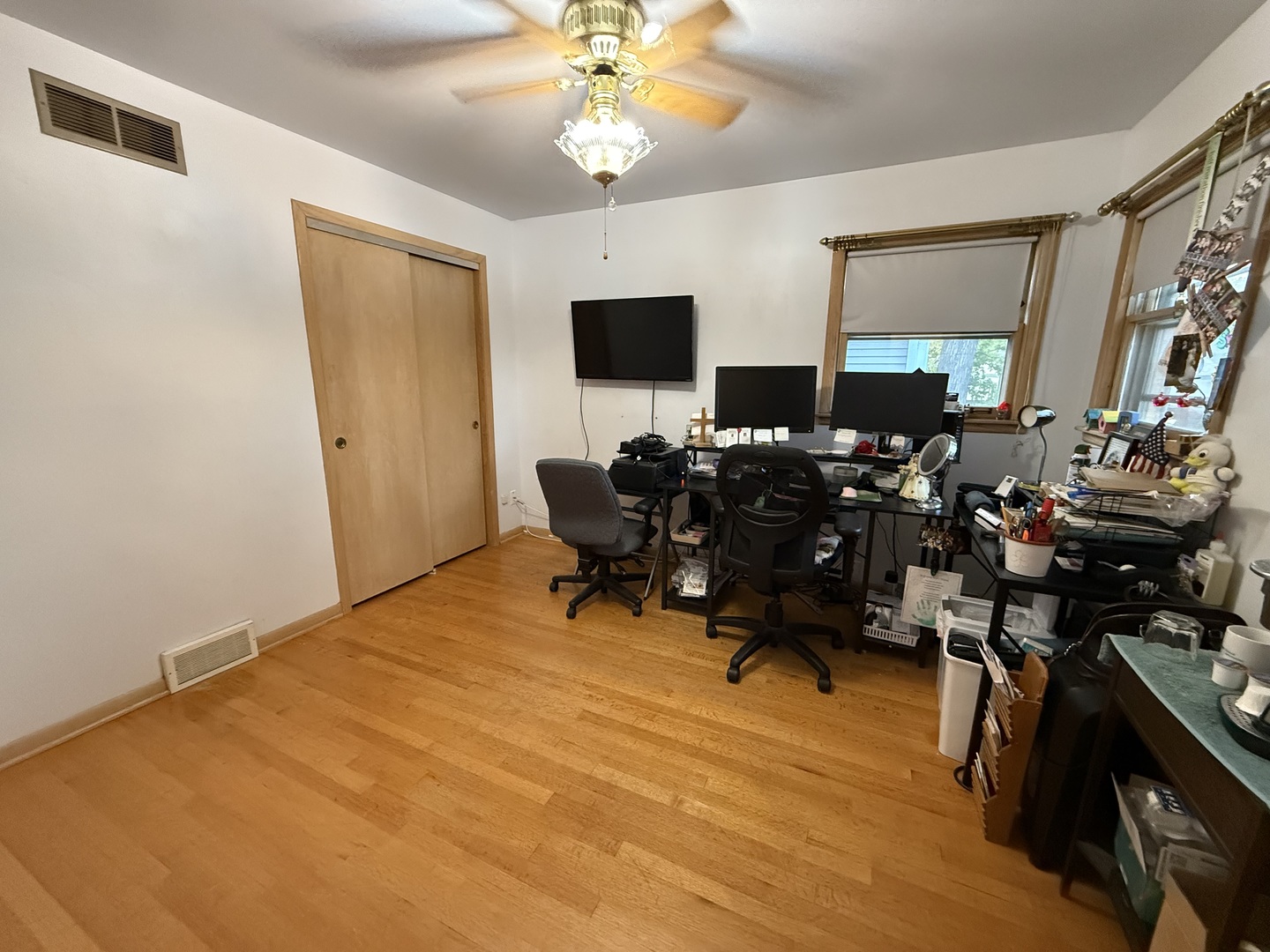 517 Grove Avenue, Bensenville, IL 60106