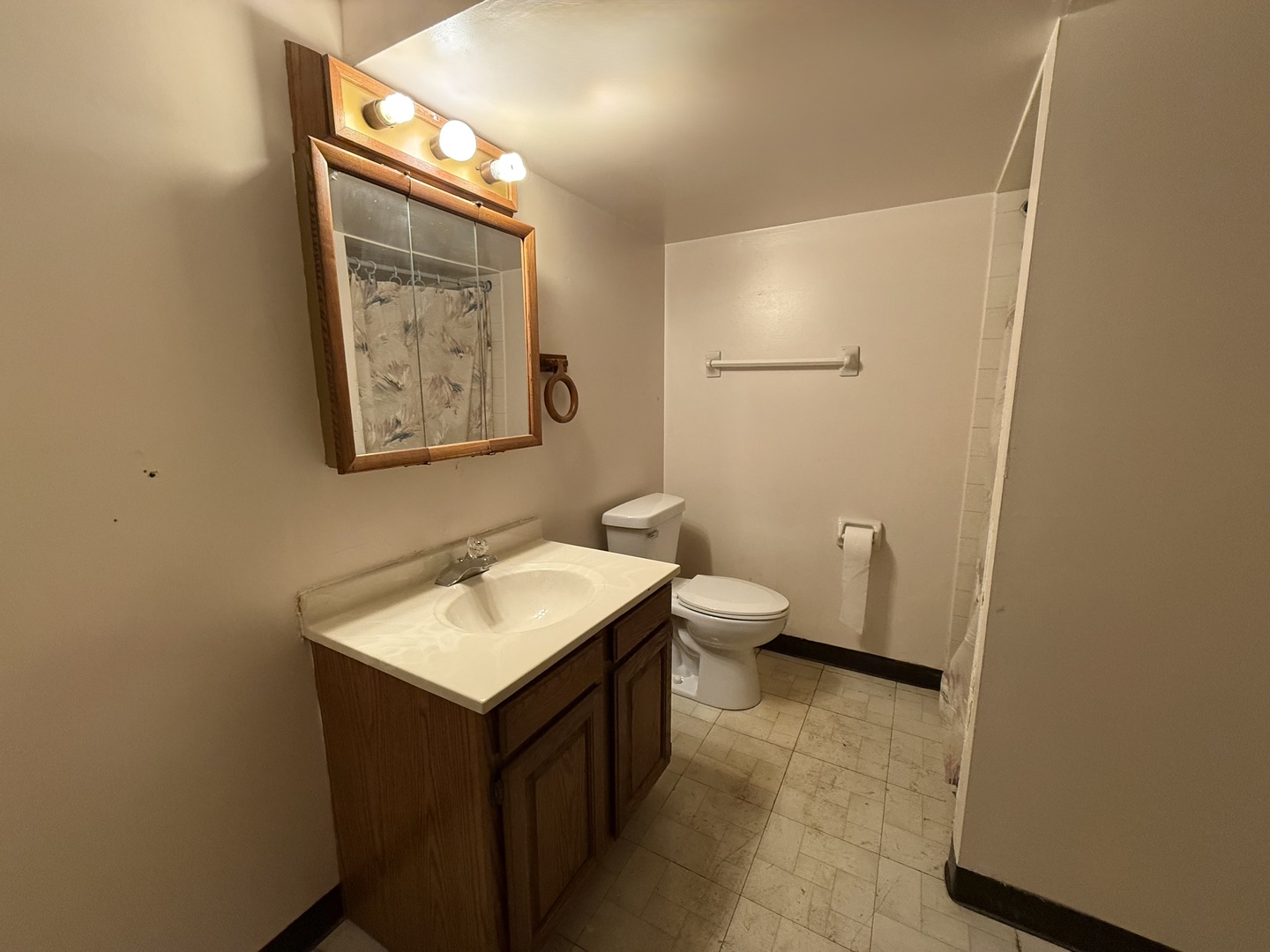 517 Grove Avenue, Bensenville, IL 60106