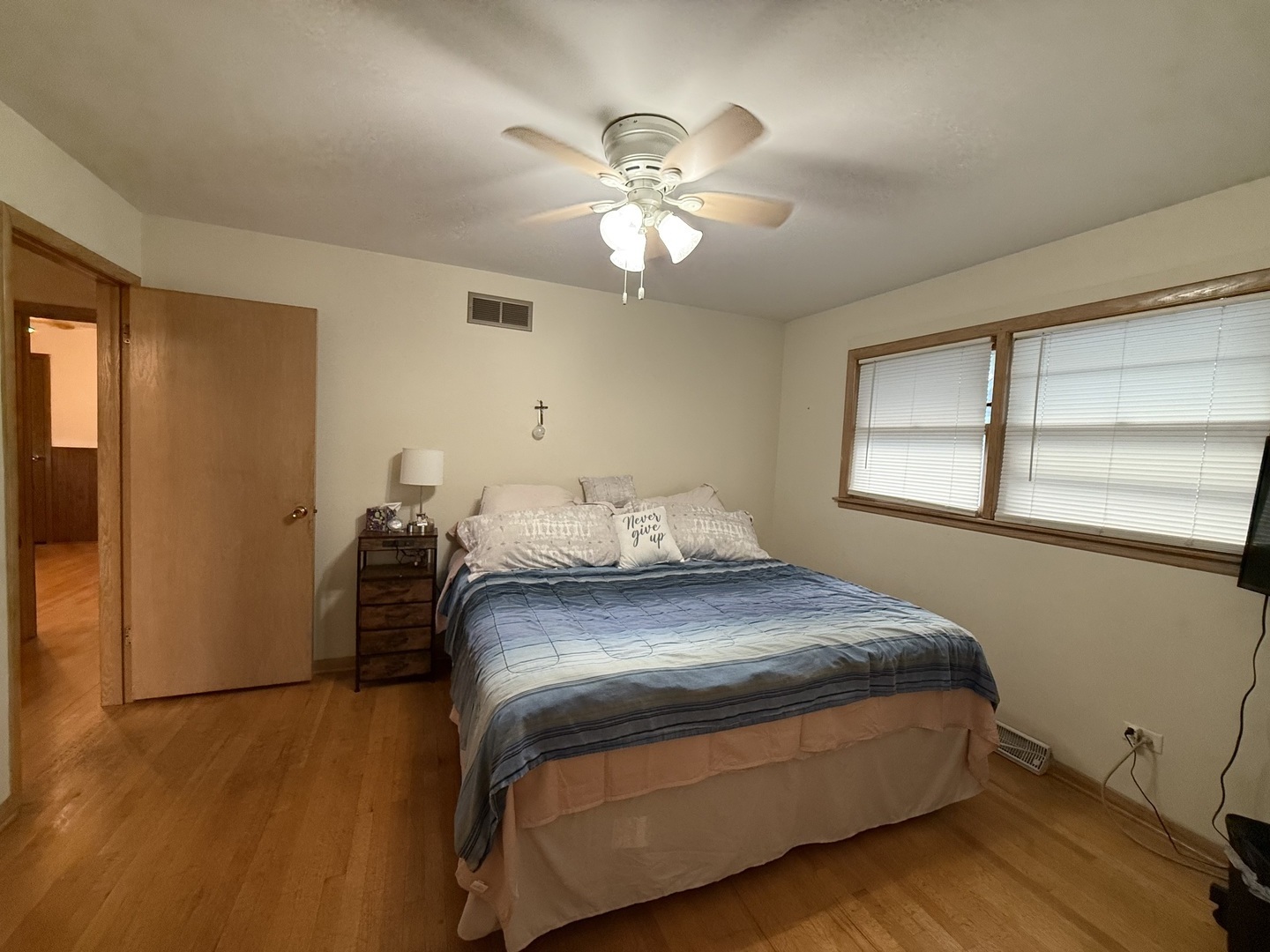 517 Grove Avenue, Bensenville, IL 60106