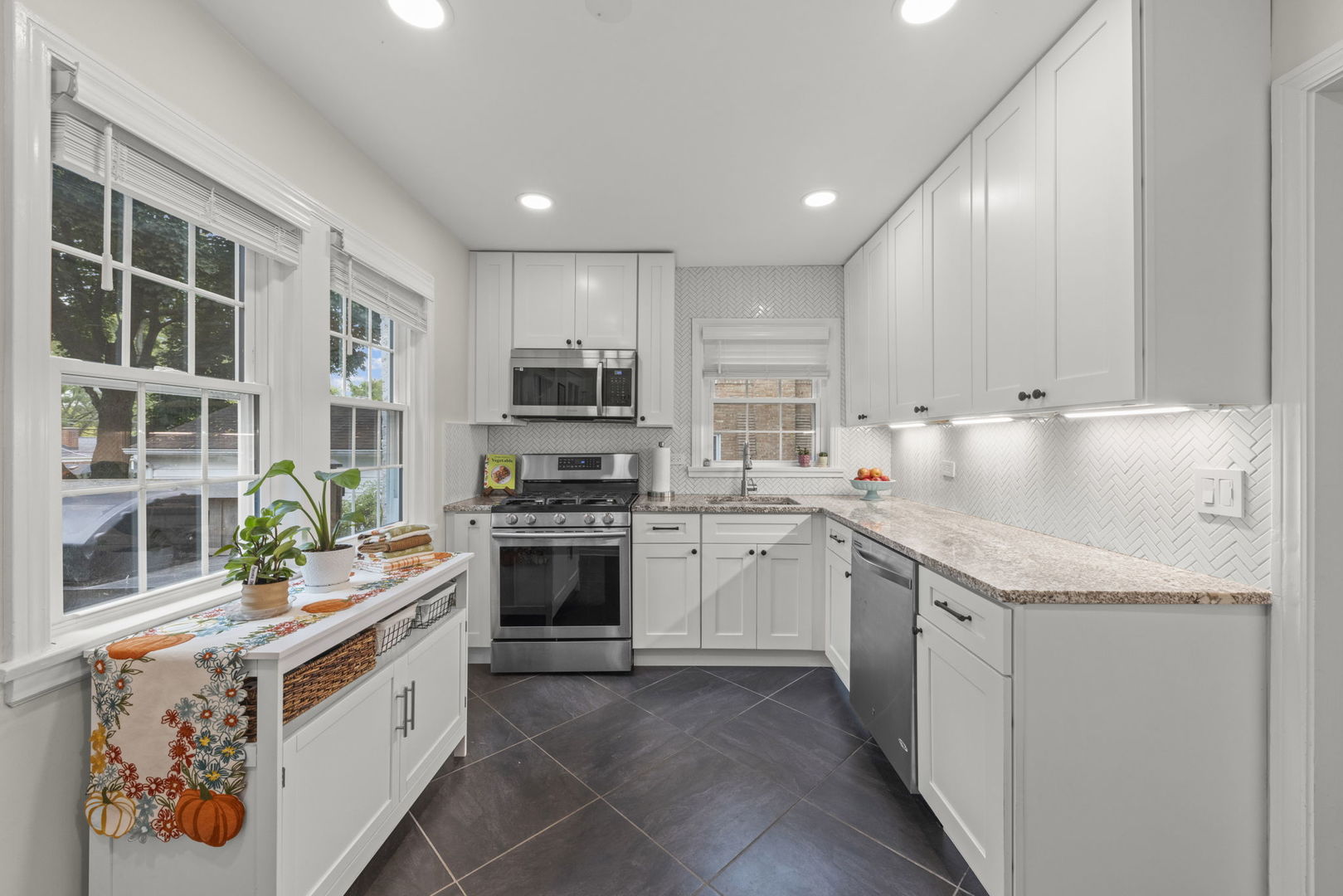 812 N President Street, Wheaton, IL 60187