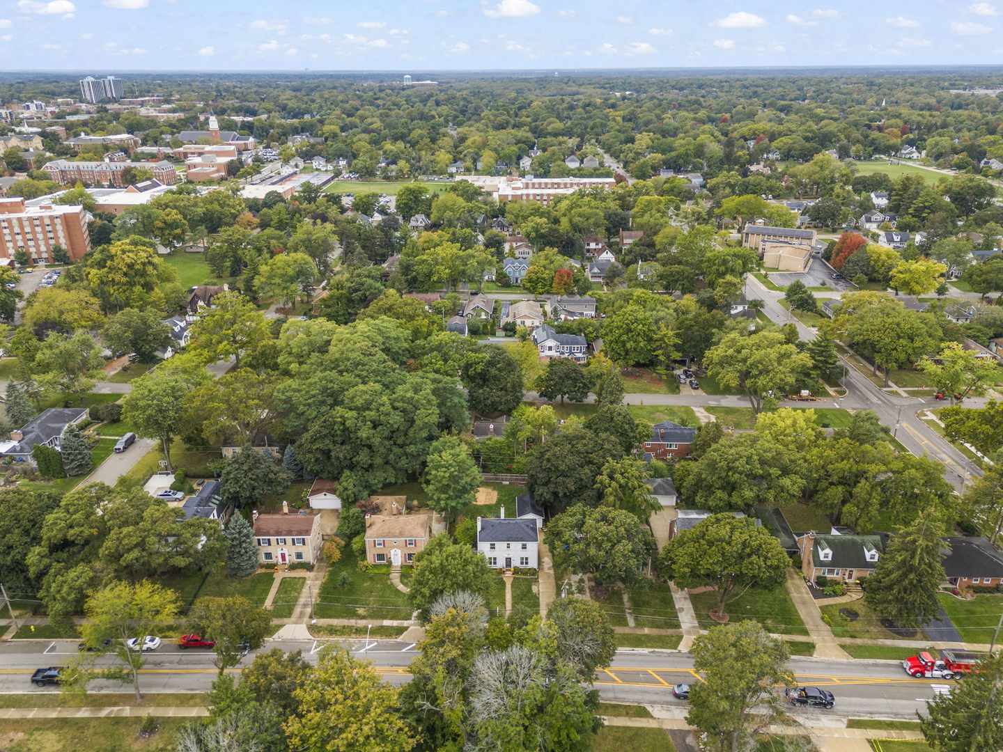 812 N President Street, Wheaton, IL 60187