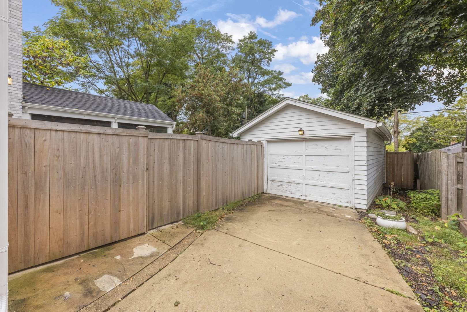 812 N President Street, Wheaton, IL 60187