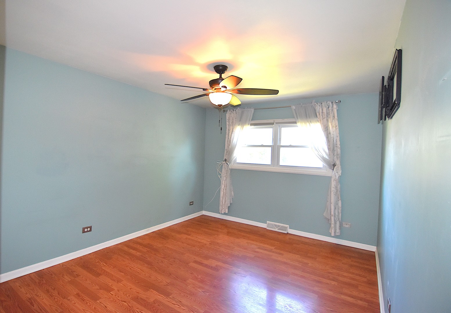 131 N Chase Avenue, Lombard, IL 60148