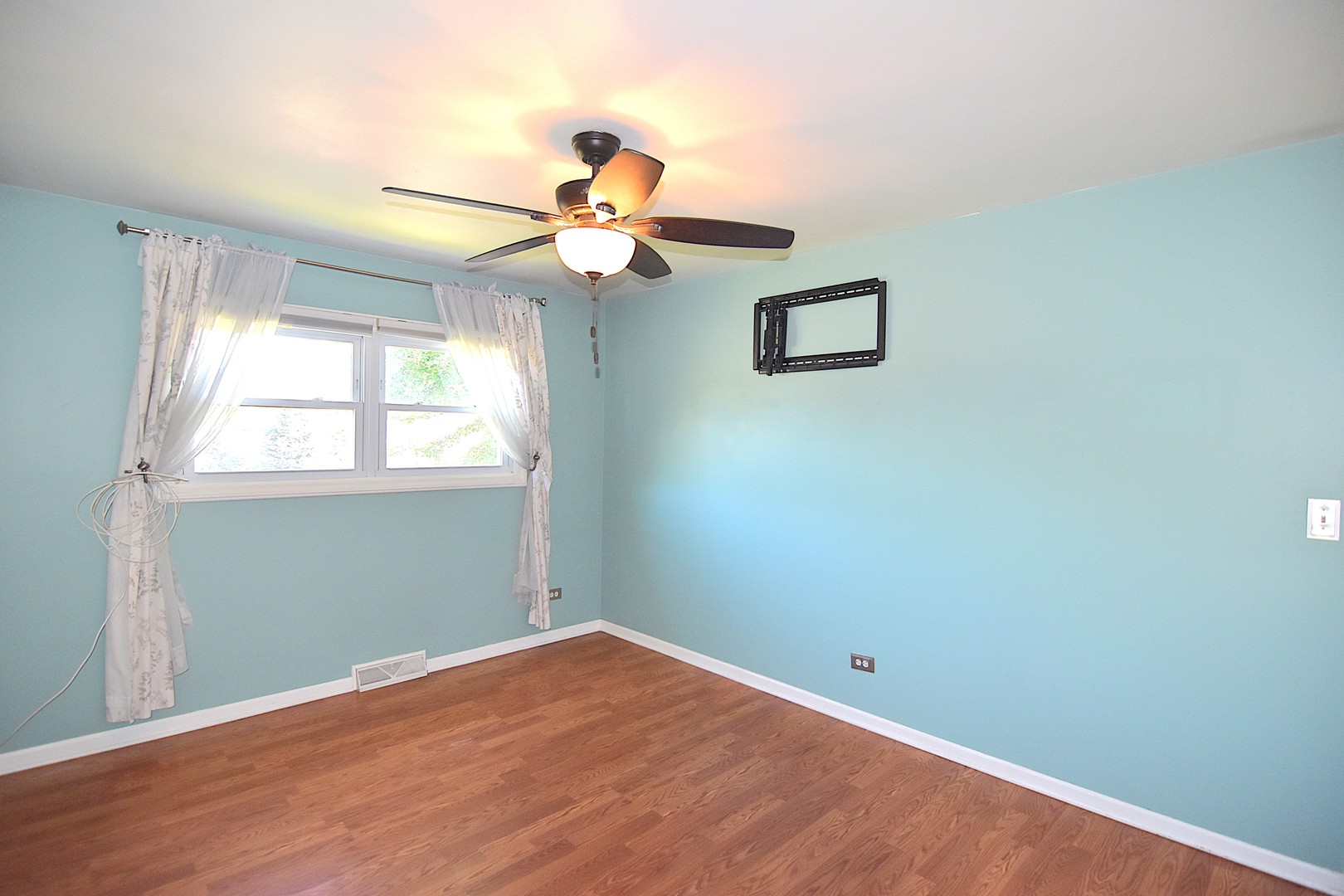 131 N Chase Avenue, Lombard, IL 60148