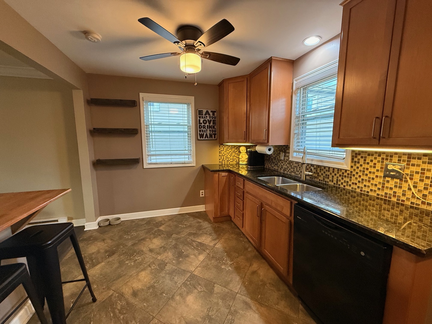 171 N Elmwood Avenue, Wood Dale, IL 60191