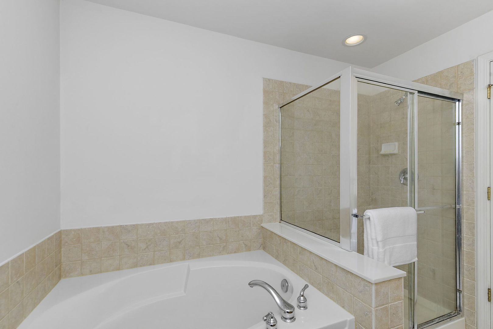 1823 Kelberg Avenue, Hoffman Estates, IL 60192