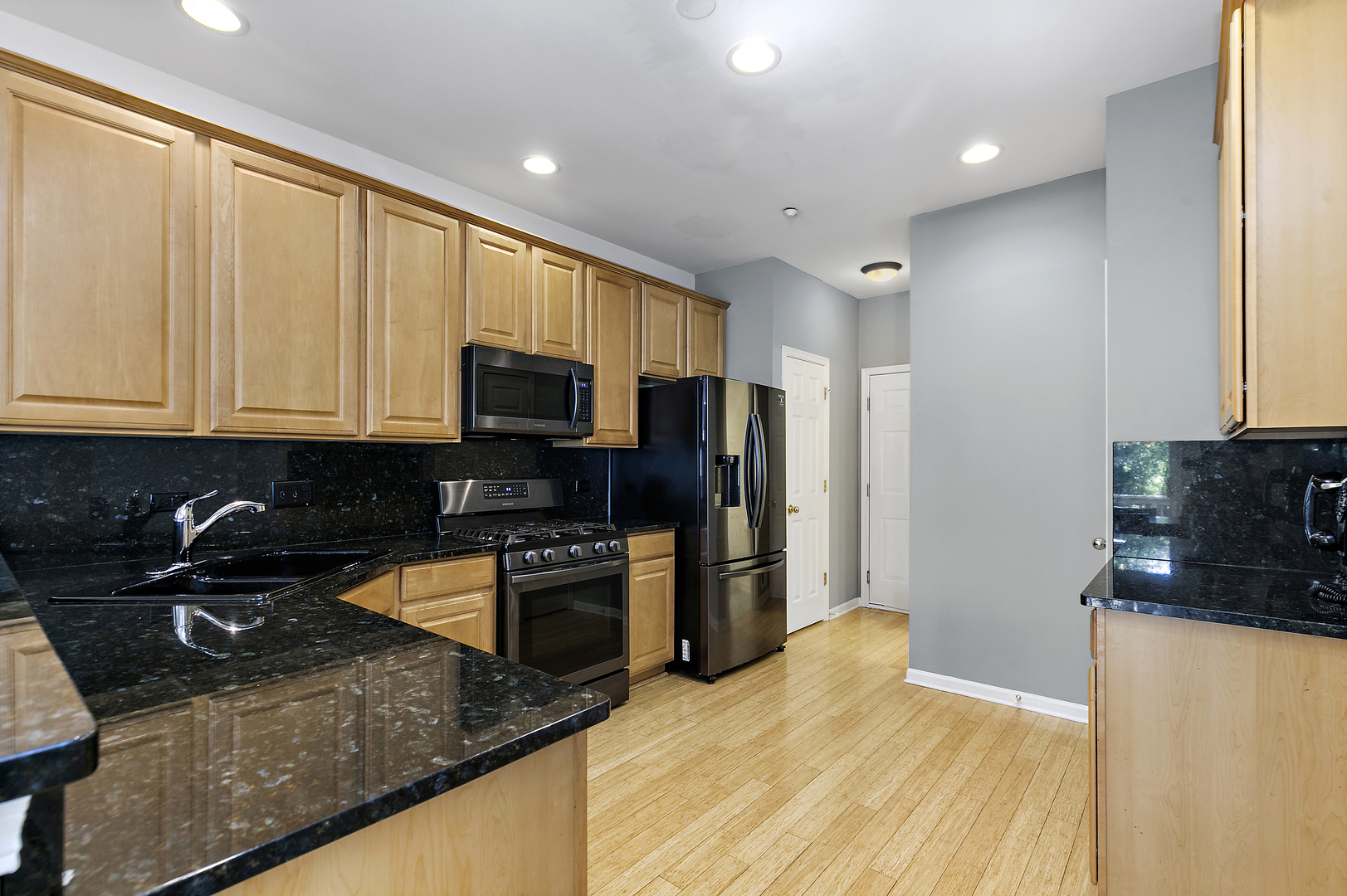 1823 Kelberg Avenue, Hoffman Estates, IL 60192