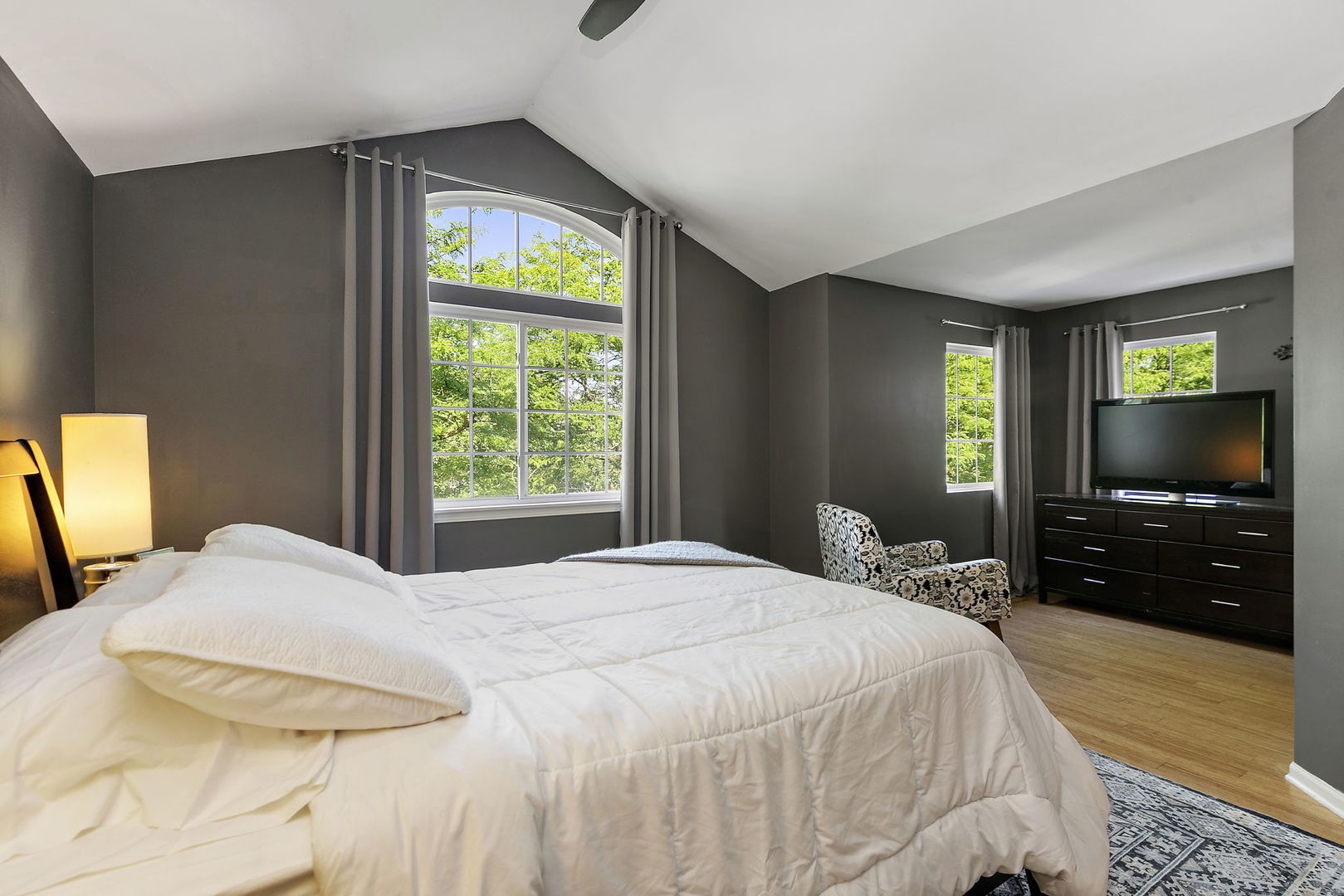 1823 Kelberg Avenue, Hoffman Estates, IL 60192