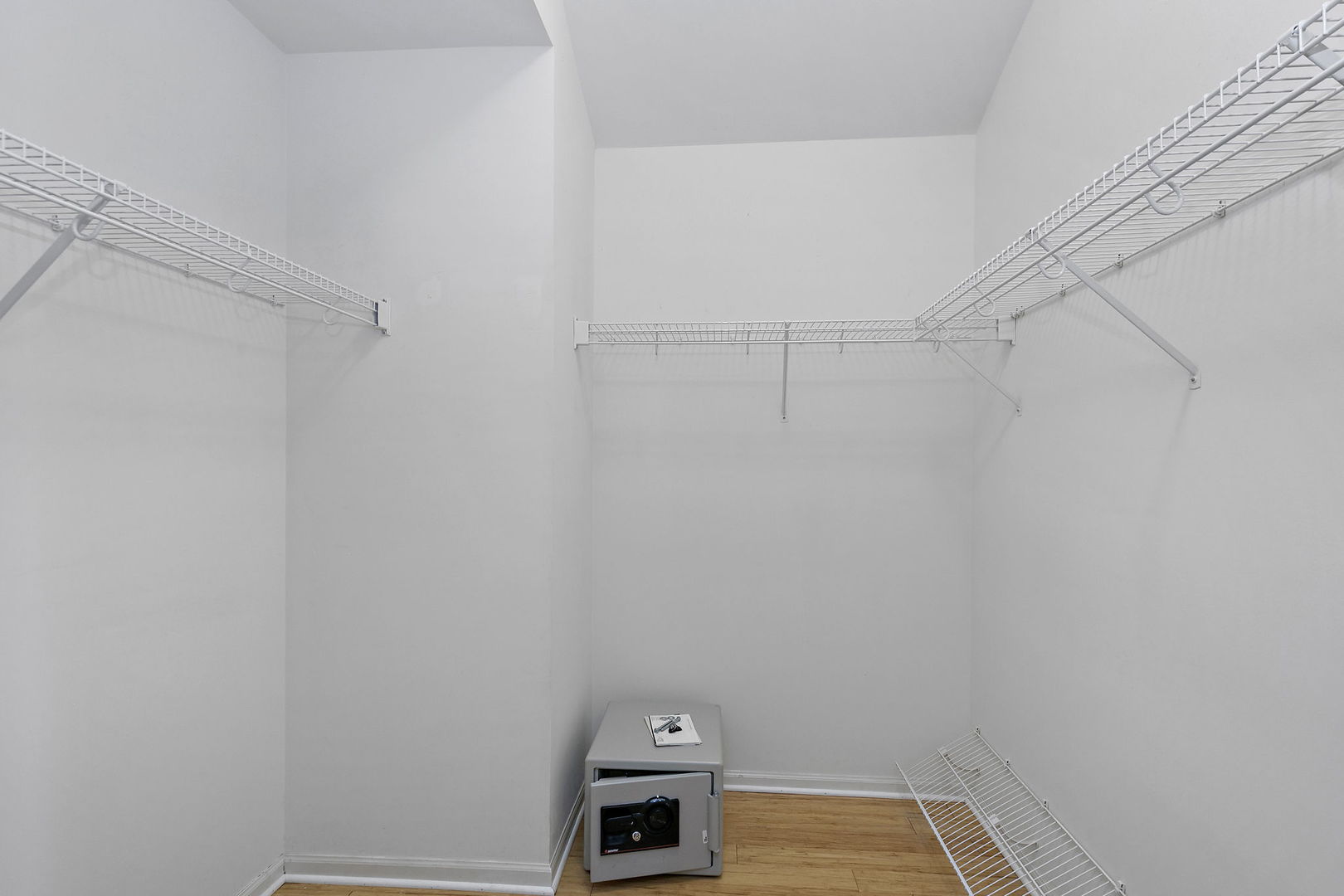 1823 Kelberg Avenue, Hoffman Estates, IL 60192