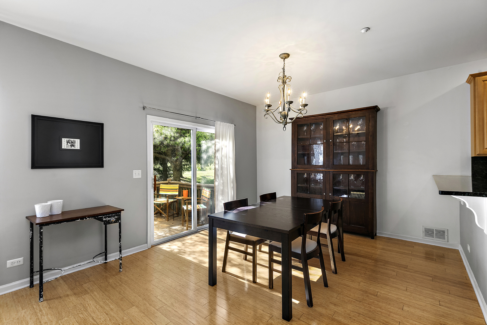 1823 Kelberg Avenue, Hoffman Estates, IL 60192