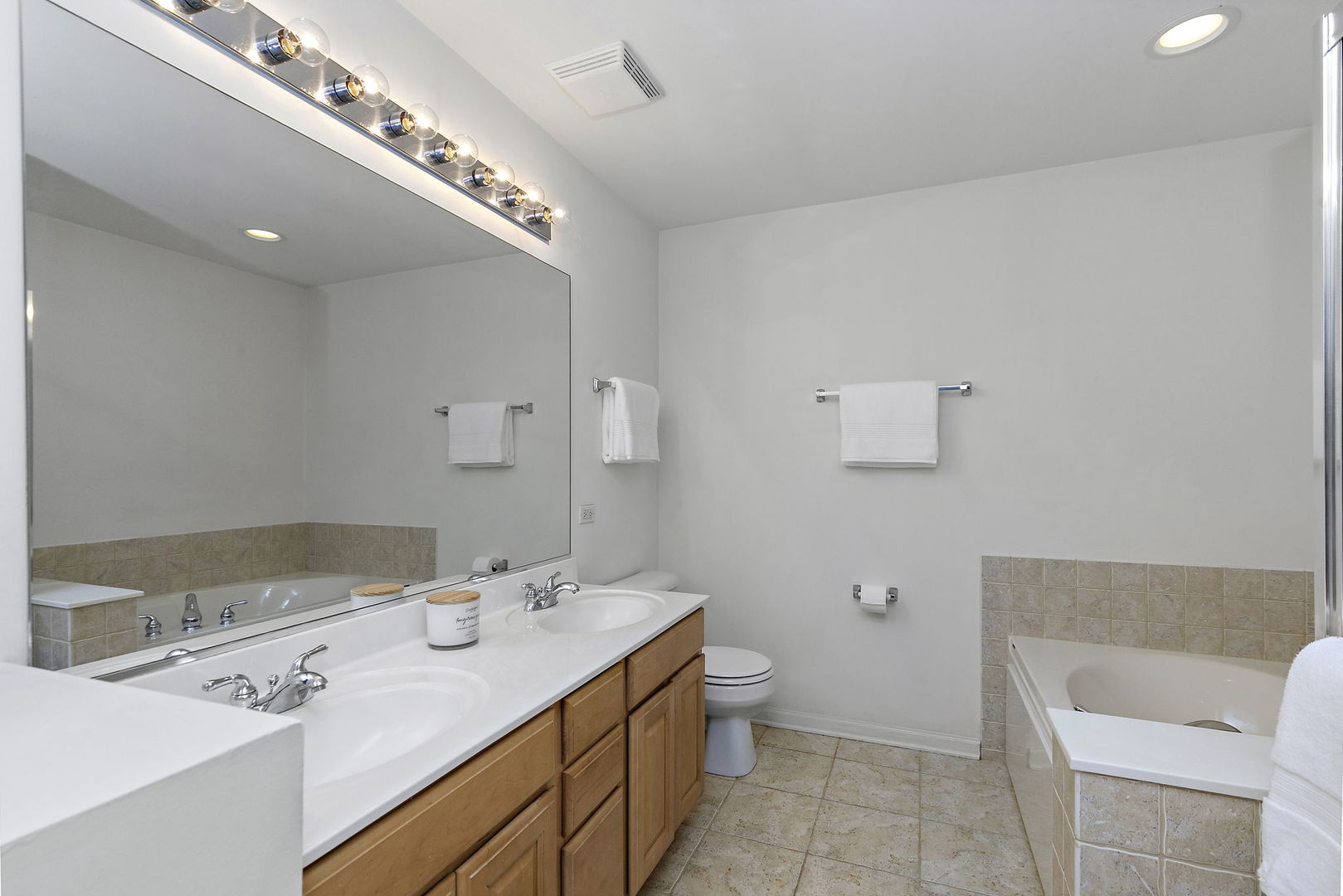 1823 Kelberg Avenue, Hoffman Estates, IL 60192