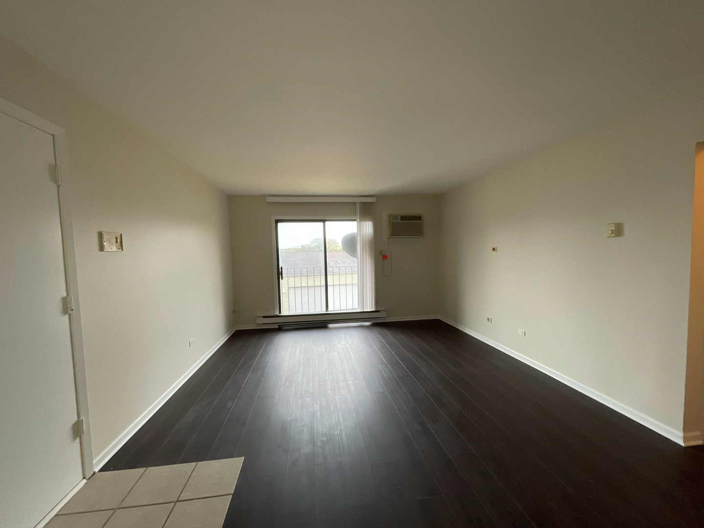 202 S Waters Edge Drive #201, Glendale Heights, IL 60139